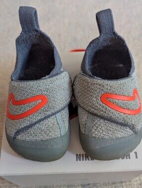 Nike Swoosh 1 4c